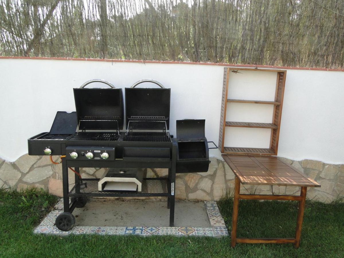 Detached Villa For 6 People In Lloret De Mar With Comunal Outdoor Swimming Pool Puigventos Екстер'єр фото