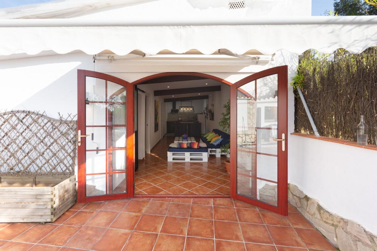 Detached Villa For 6 People In Lloret De Mar With Comunal Outdoor Swimming Pool Puigventos Екстер'єр фото
