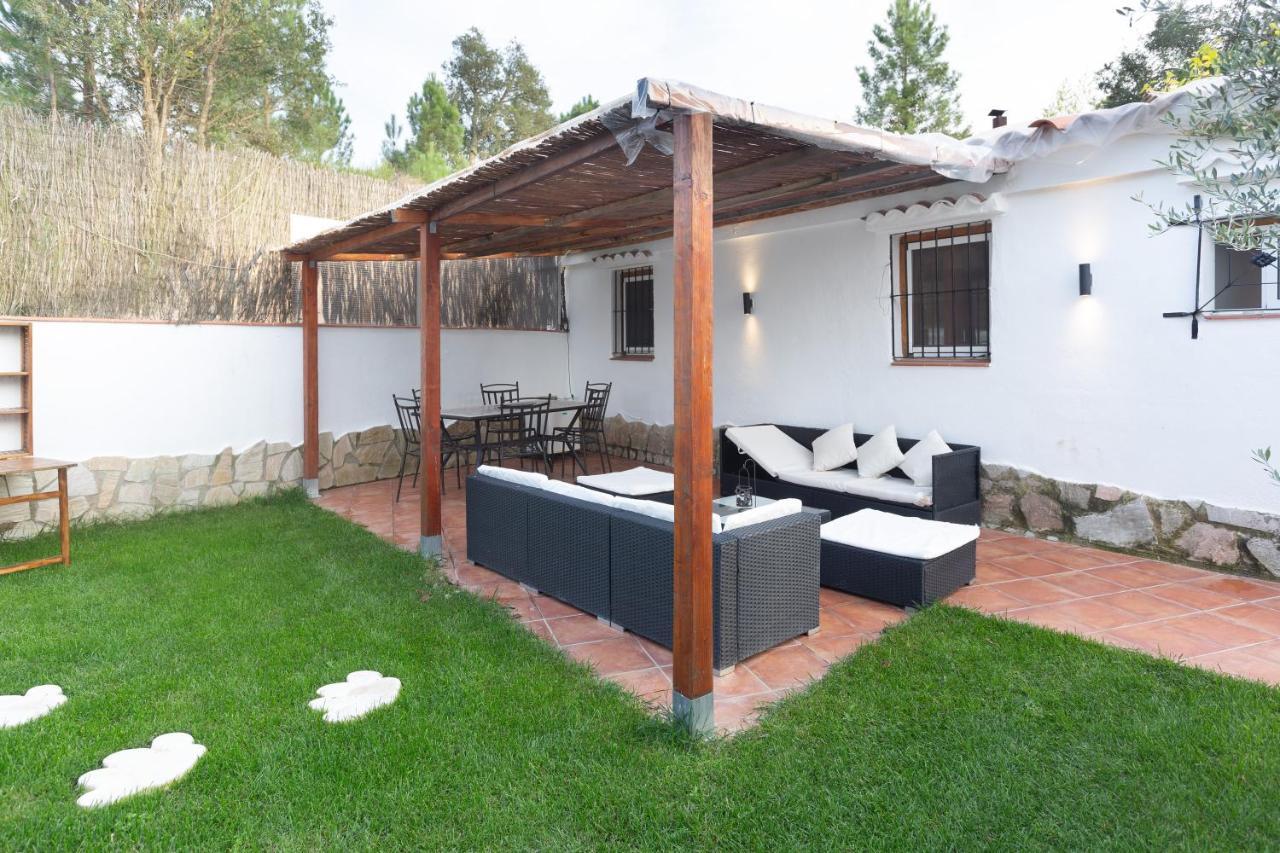 Detached Villa For 6 People In Lloret De Mar With Comunal Outdoor Swimming Pool Puigventos Екстер'єр фото