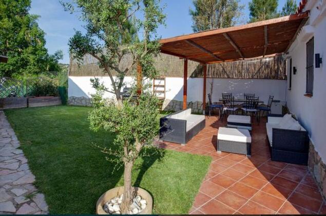 Detached Villa For 6 People In Lloret De Mar With Comunal Outdoor Swimming Pool Puigventos Екстер'єр фото
