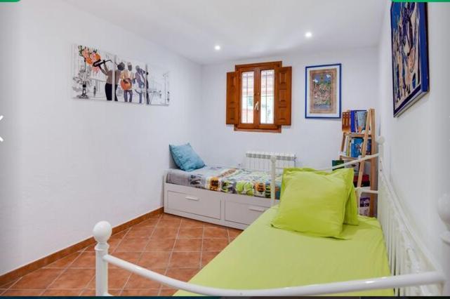 Detached Villa For 6 People In Lloret De Mar With Comunal Outdoor Swimming Pool Puigventos Екстер'єр фото